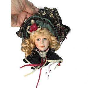 Ornament Porcelain Victorian Doll Head Christmas Holiday Vintage Decoration‎